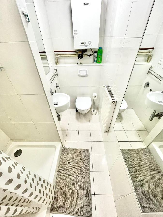 Bezagenta Rooms Centrum Варшава Екстер'єр фото