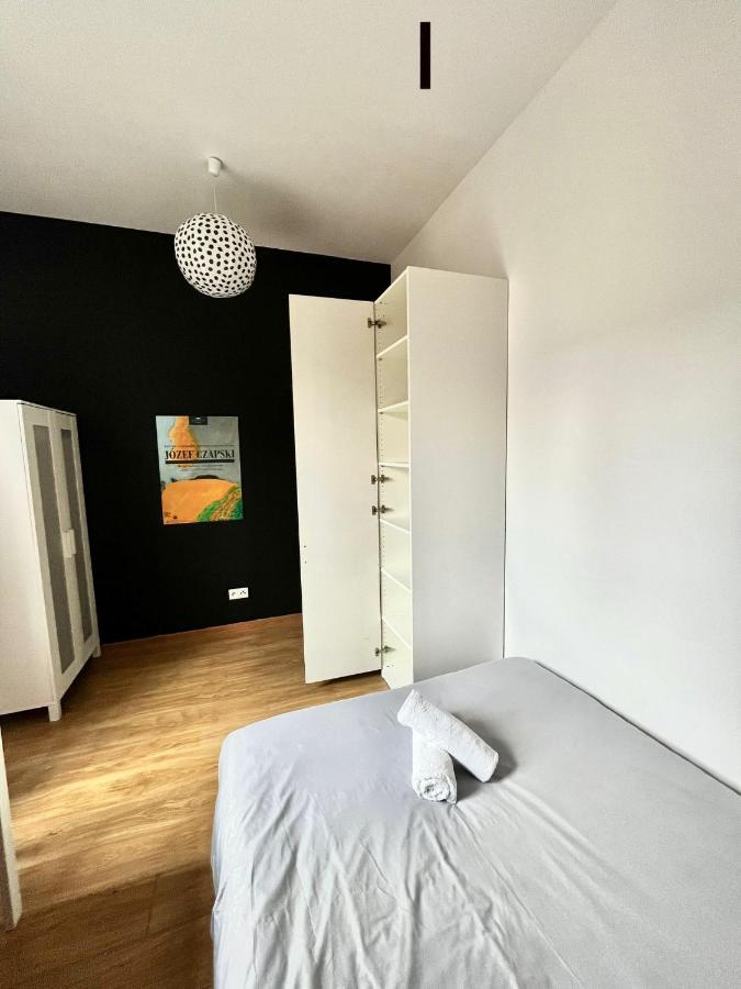 Bezagenta Rooms Centrum Варшава Екстер'єр фото