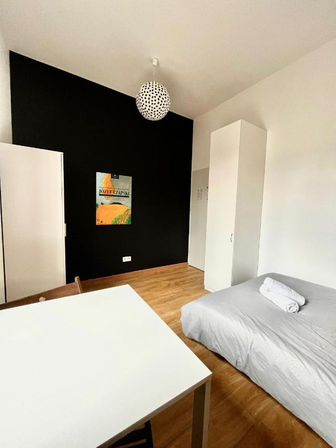 Bezagenta Rooms Centrum Варшава Екстер'єр фото